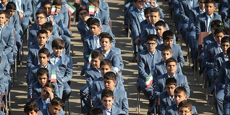 تذکر حاجی به وزیر آموزش و پرورش برای جداسازی دانش‌آموزان اتباع بیگانه از دانش‌آموزان ایرانی/معضلاتی که دامن گیر دولت آباد است
