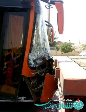 واژگونی پراید و برخورد اتوبوس واحد با تریلر در اصفهان ۷ مصدوم برجا گذاشت